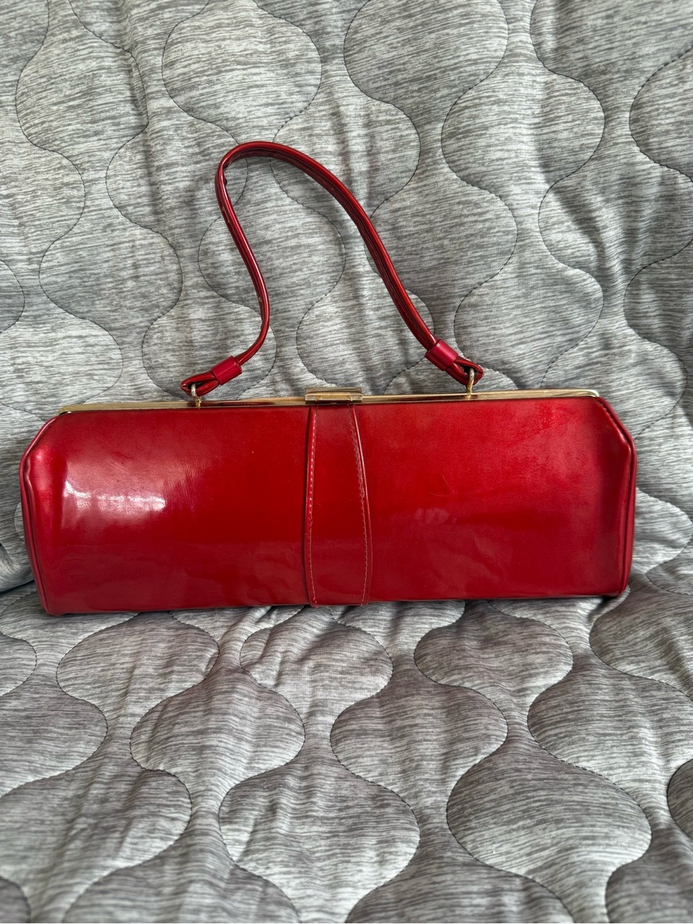 Elegant Vintahe  Red Patent Shoulder Bag